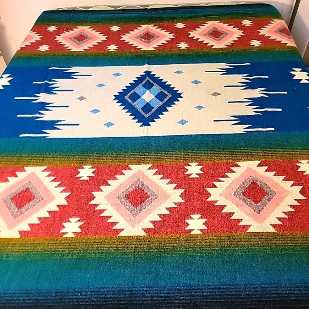 Ecuadorian handmade alpaca blend blanket